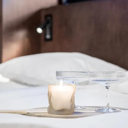 Poistoon North Suite Solace 22D *